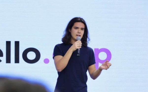 Álvaro Pintado, the 19-Year-Old CEO of hello.app Announces Their 300K$ Crowdfunding