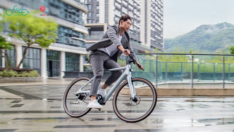 Affordable lightweight city ebike goes all in on carbon