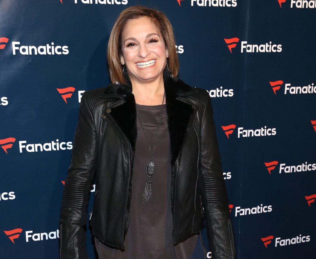 Mary Lou Retton using oxygen tubes to breathe, says doctors ‘still don’t know what’s wrong with me’