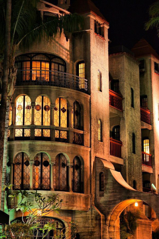 California's Spookiest Stays: 8+ Haunted Hotels for a Chilling Getaway