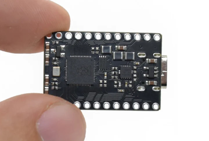 Nova open-source hardware Raspberry Pi RP2040 board features a 70 RGB LED matrix (Crowdfunding)